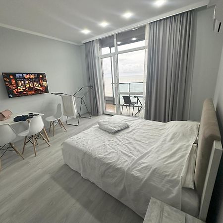 Bi Residence Sea View Luxury 巴统 外观 照片
