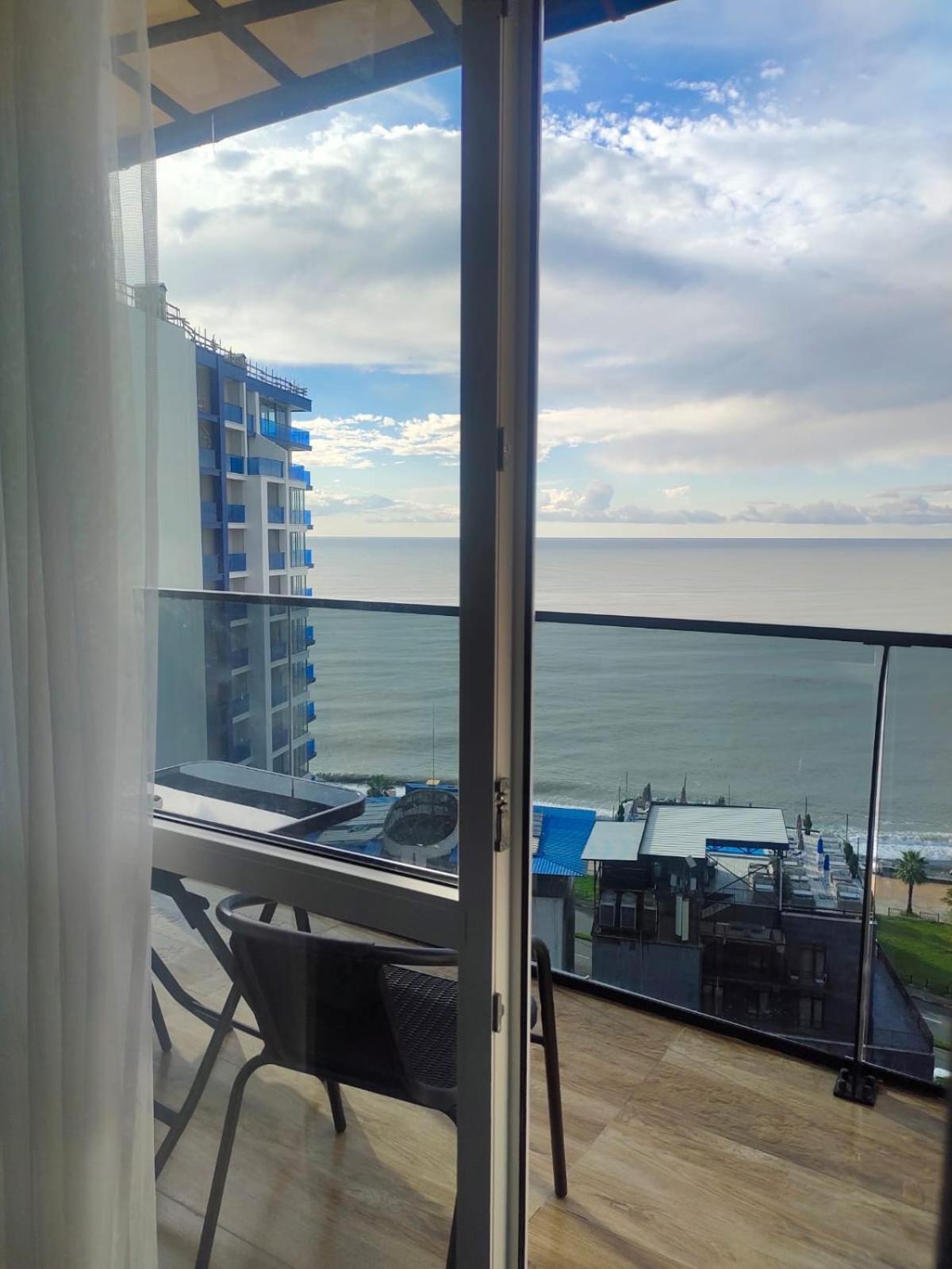 Bi Residence Sea View Luxury 巴统 外观 照片