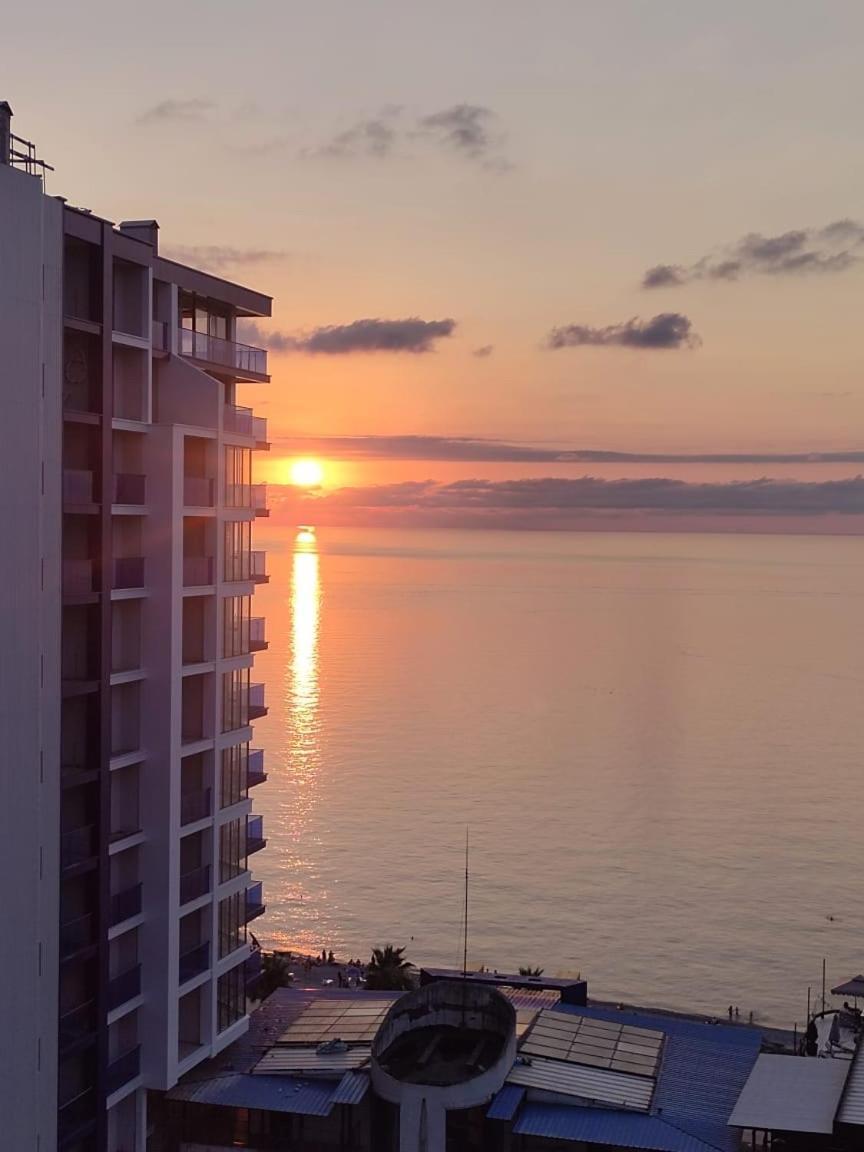Bi Residence Sea View Luxury 巴统 外观 照片